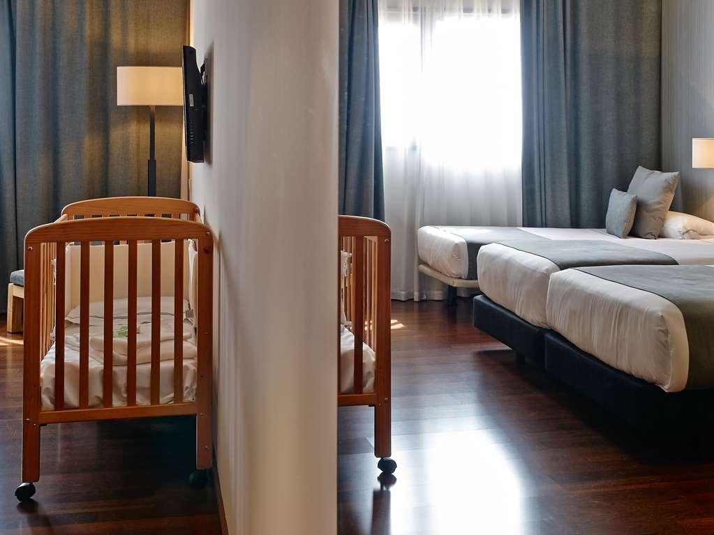 Hotel Carris Marineda A Coruna Phòng bức ảnh