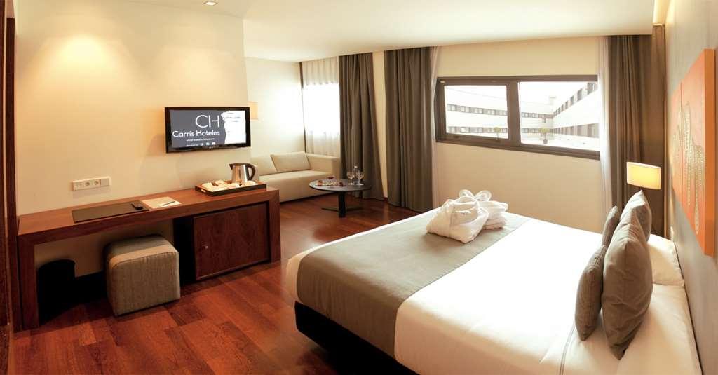 Hotel Carris Marineda A Coruna Phòng bức ảnh